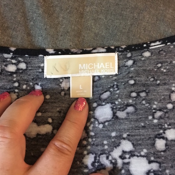 Michael Kors cap sleeve blouse - Picture 2 of 3